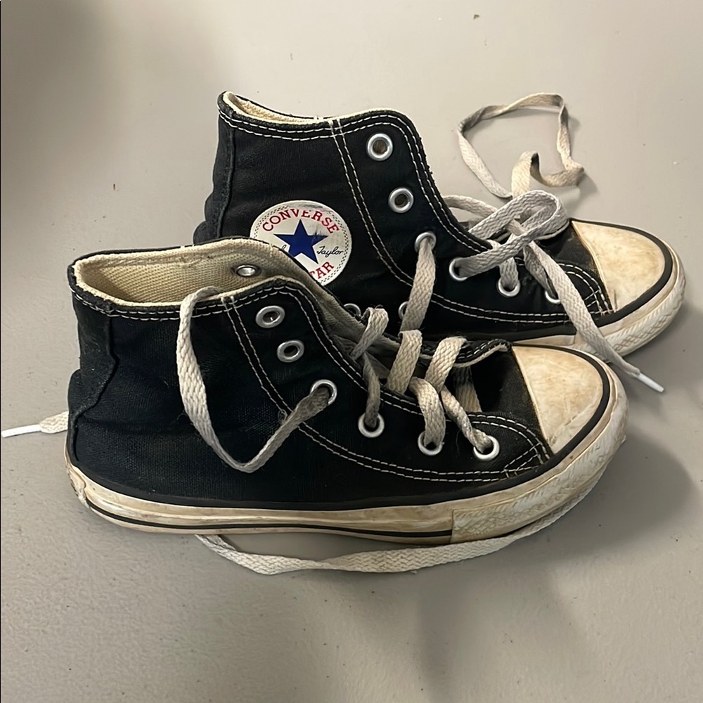 Converse Black and White High-Top Sneakers Classic Design kids size 12